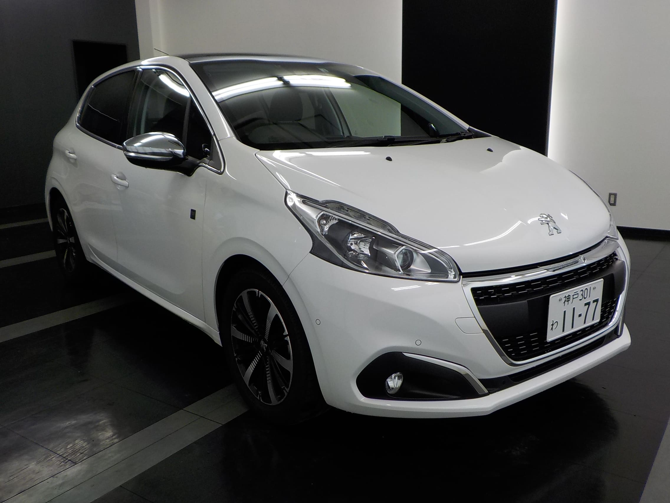 Peugeot 208 TECK PACK EDITION　【大阪】