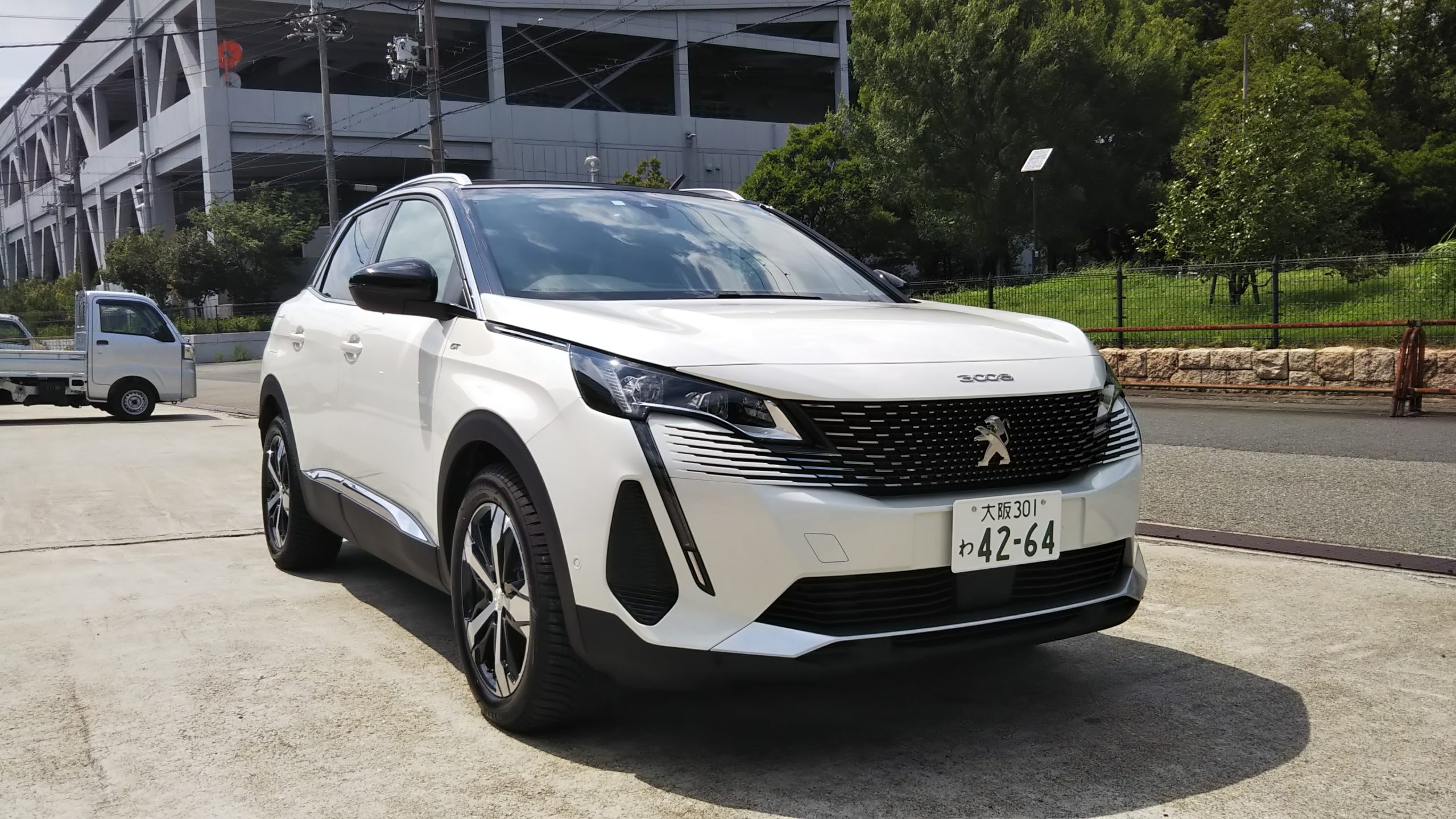 PEUGEOT 3008 GT BlueHDi　【大阪】