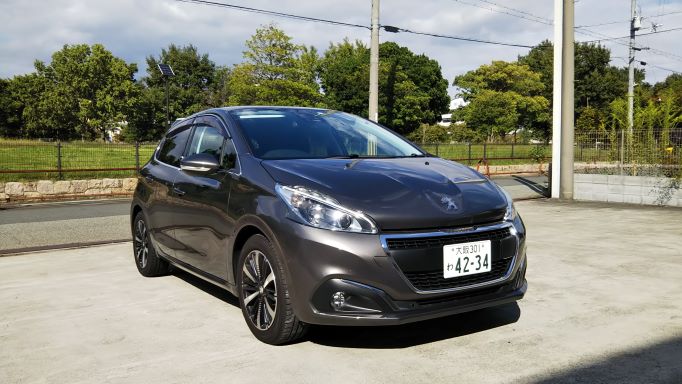 Peugeot 208 Allure　　　　　　【大阪】