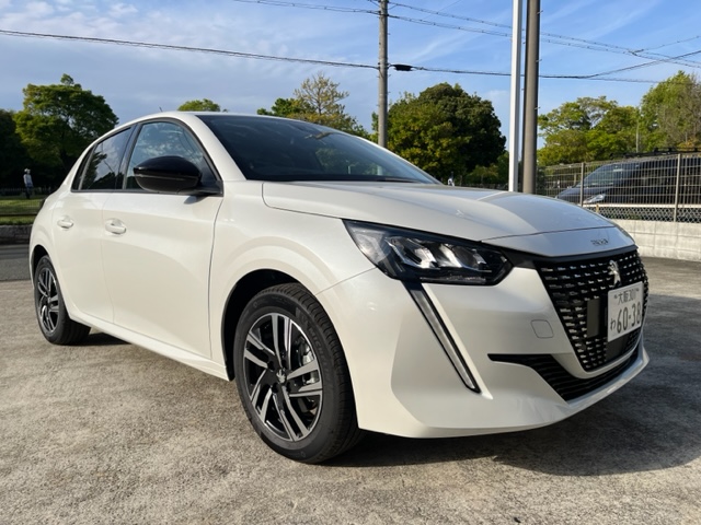 Peugeot 208 Allure　【大阪】